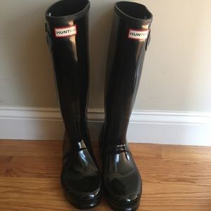 Hunter gloss black high rain boots